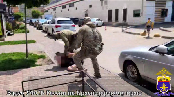 Транспортной полицией Кубани задержаны трое мужчин, пытавшихся поджечь релейный шкаф