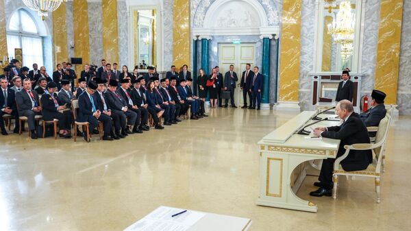 Президент России Владимир Путин встретился с президентом Индонезии Прабово Субианто