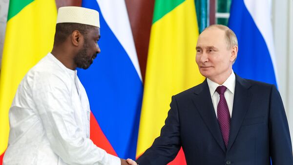 Президент Владимир Путин встретился с президентом переходного периода Республики Мали Ассими Гоитой