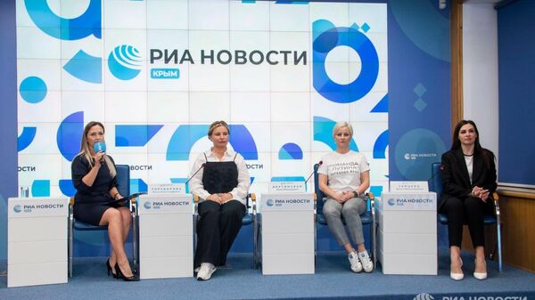 Круглый стол Кешбэк за здоровье: новая программа поддержки физкультуры в Крыму Круглый стол Кешбэк за здоровье: новая программа поддержки физкультуры в Крыму