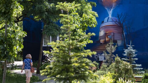 Граффити на жилых домах в поселке Научный Бахчисарайского района Граффити на жилых домах в поселке Научный Бахчисарайского района