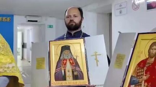 Икона с мощами святителя Луки Крымского прибыла к раненым бойцам ВДВ