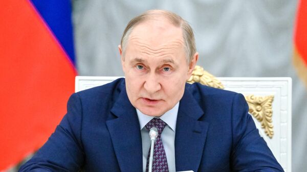 Президент Владимир Путин провел совещание по вопросам социально-экономического развития новых субъектов РФ
