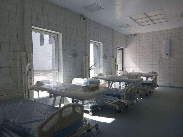 Послеоперационные палаты с постом медицинской сестры и кислородными системами Послеоперационные палаты с постом медицинской сестры и кислородными системами