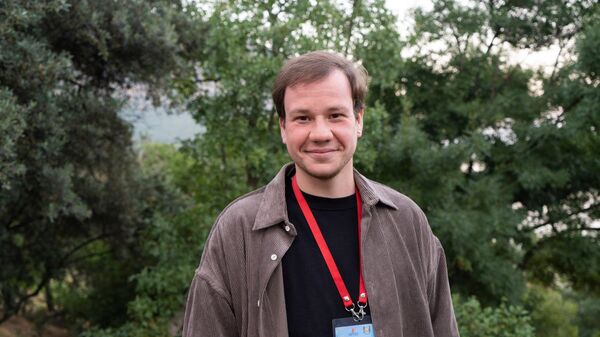 Актер Павел Комаров в Артеке