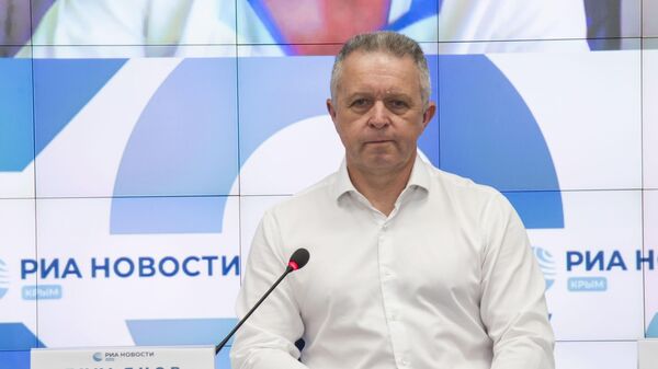 Главный внештатный специалист по гериатрии, начальник ГБУЗ РК Крымский республиканский клинический госпиталь для ветеранов войн Игорь Лукьянов Главный внештатный специалист по гериатрии, начальник ГБУЗ РК Крымский республиканский клинический госпиталь для ветеранов войн Игорь Лукьянов