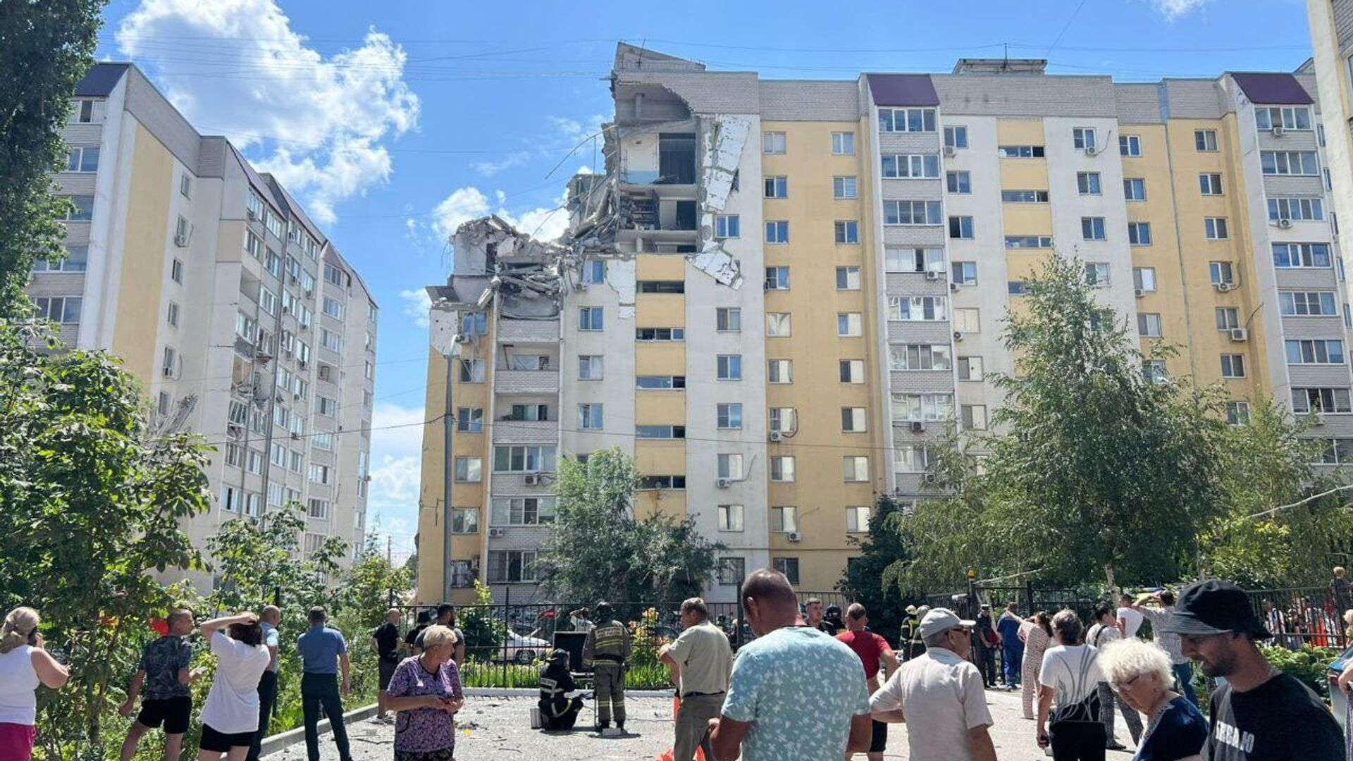 Последствия взрыва газа в девятиэтажке в Саратове - РИА Новости, 1920, 25.07.2025