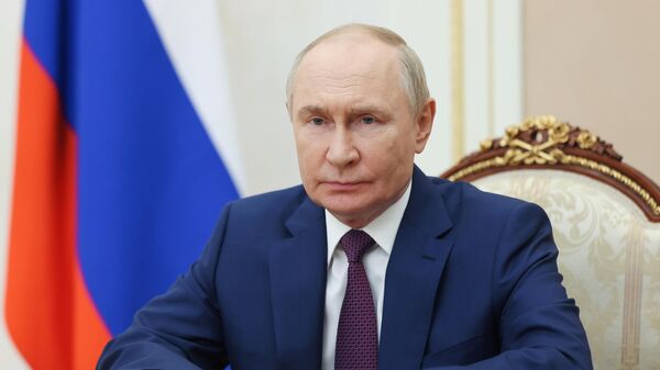 Президент Владимир Путин поздравил российских военных моряков с Днём Военно-морского флота