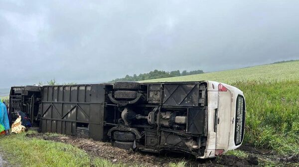 В Башкирии опрокинулся автобус с пассажирами