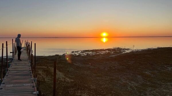 Сотрудники ГАУ РК ЦЛАТИ во время отбора проб в Армянске Сотрудники ГАУ РК ЦЛАТИ во время отбора проб в Армянске