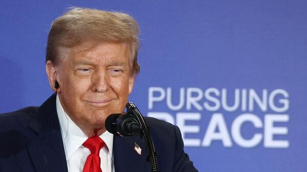 Президент США Дональд Трамп на пресс-конференции по итогам переговоров с президентом РФ Владимиром Путиным на Аляске. 