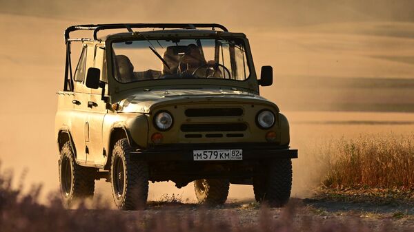 УАЗ с туристами