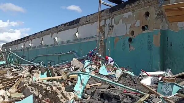 Разбор завалов в цеху завода в поселке Лесной Шиловского района Рязанской области Разбор завалов в цеху завода в поселке Лесной Шиловского района Рязанской области