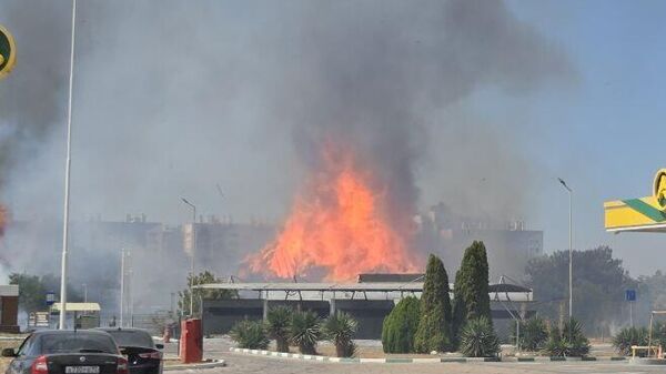 В Севастополе горит ресторан на Камышовом шоссее