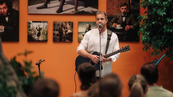 Дмитрий Певцов