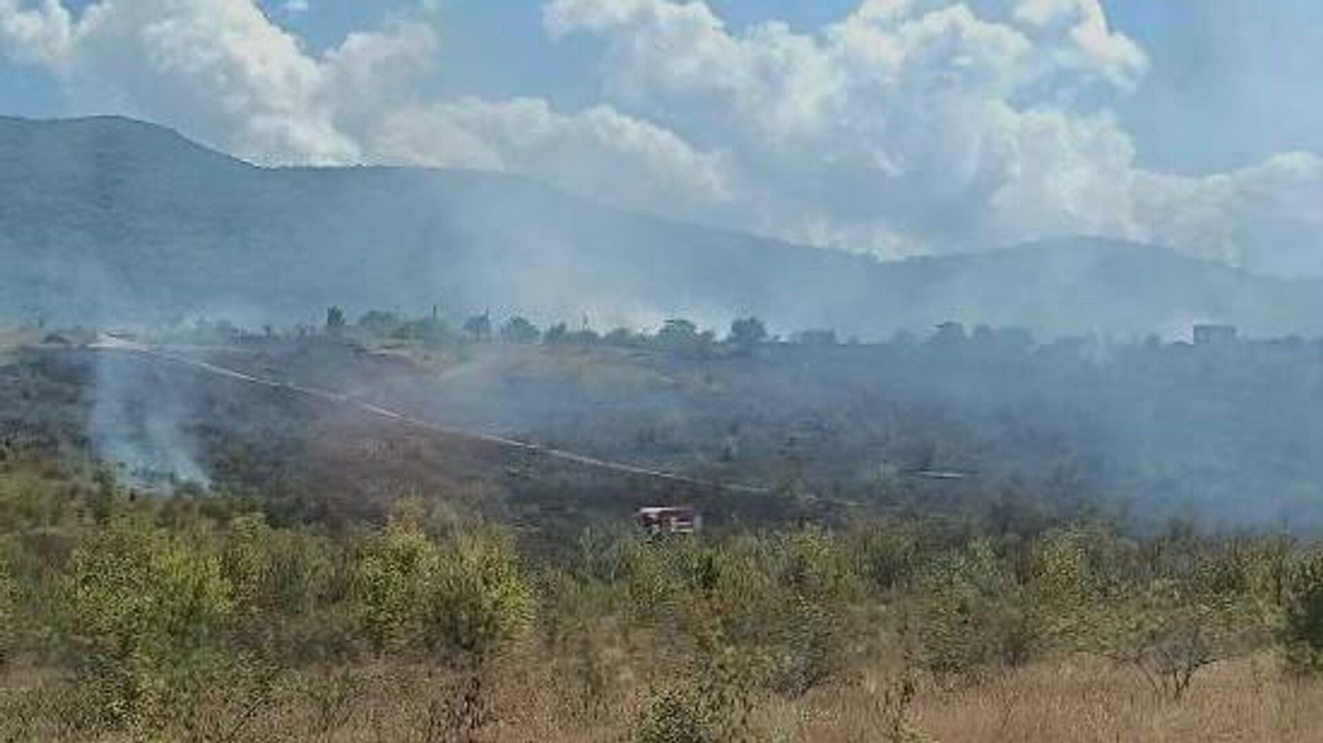 Пожар в Симферопольском районе - РИА Новости, 1920, 26.08.2025