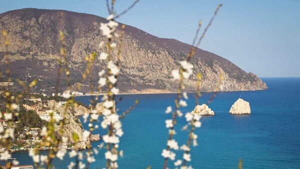 Гурзуф. Вид на гору Аю-Даг