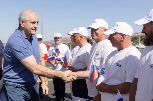 Старт рабочему движению транспорта на втором этапе строительства автомобильной дороги в обход города Симферополя на участке Донское – Перевальное 