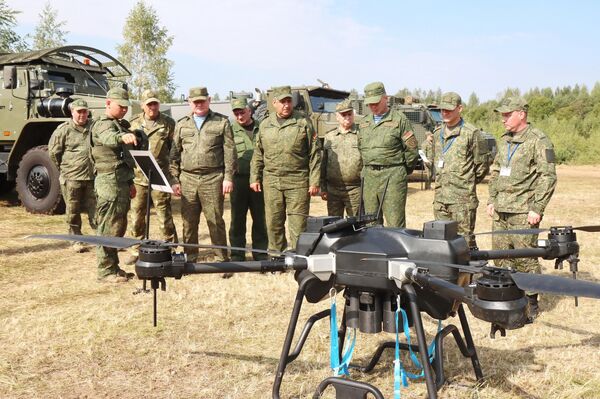 Глава Объединенного штаба ОДКБ ознакомился с действиями войск в ходе учения Эшелон-2025