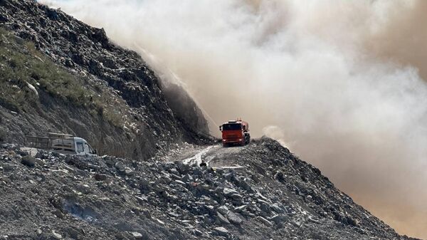 Пожар на мусорном полигоне в Новороссийске