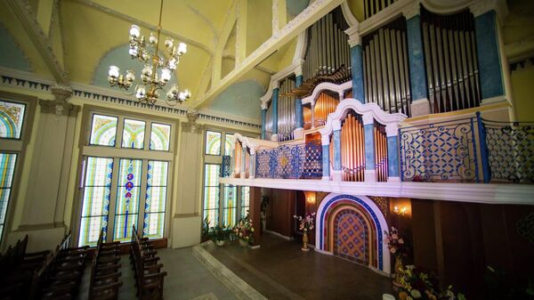 Несколько этажей органа