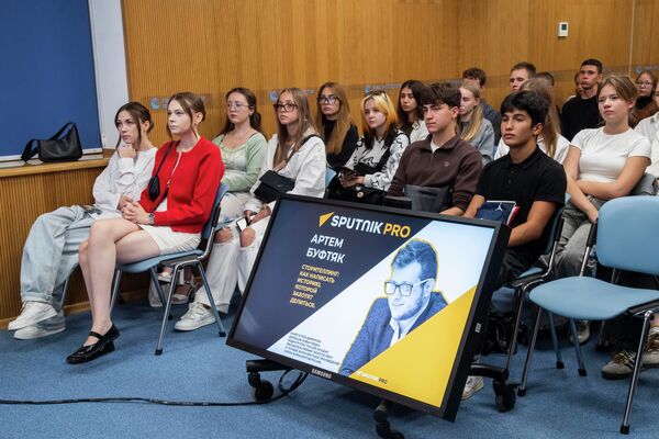 Просветительский проект SputnikPro: Сторителлинг: как написать историю, которой захотят делиться в пресс-центре РИА Новости Крым Просветительский проект SputnikPro: Сторителлинг: как написать историю, которой захотят делиться в пресс-центре РИА Новости Крым