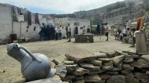 Съемки экшн-драмы Позывной Аскет: в крымских пейзажах построили настоящую сирийскую деревню