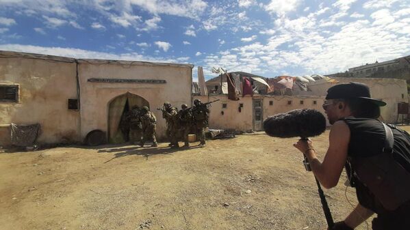 Съемки экшн-драмы Позывной Аскет: сирийскую натуру снимают на юго-востоке Крыма Съемки экшн-драмы Позывной Аскет: сирийскую натуру снимают на юго-востоке Крыма