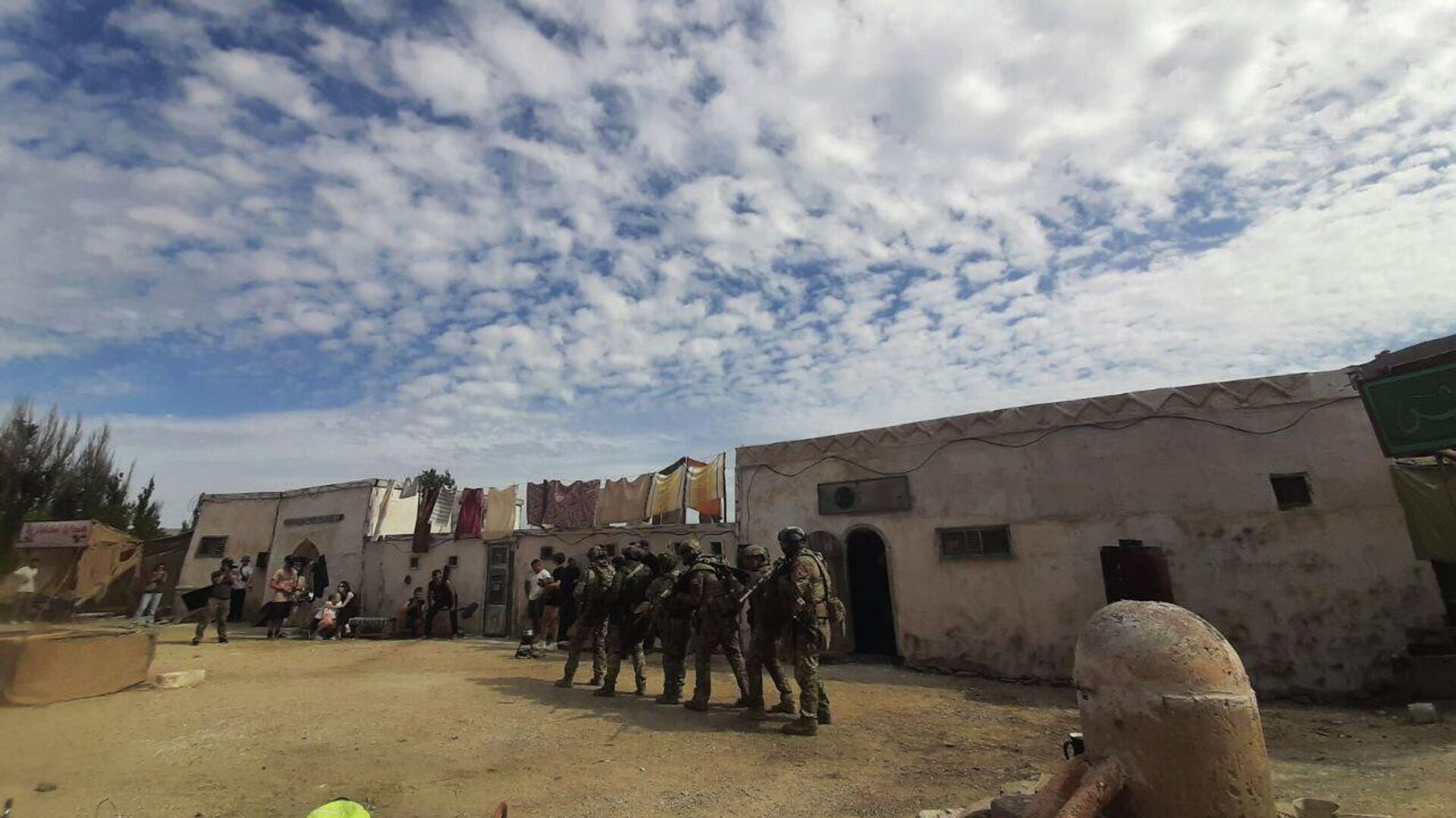 Съемки экшн-драмы Позывной Аскет в Крыму: бойцам спецназа РФ предстоит освободить заложников - РИА Новости, 1920, 16.09.2025