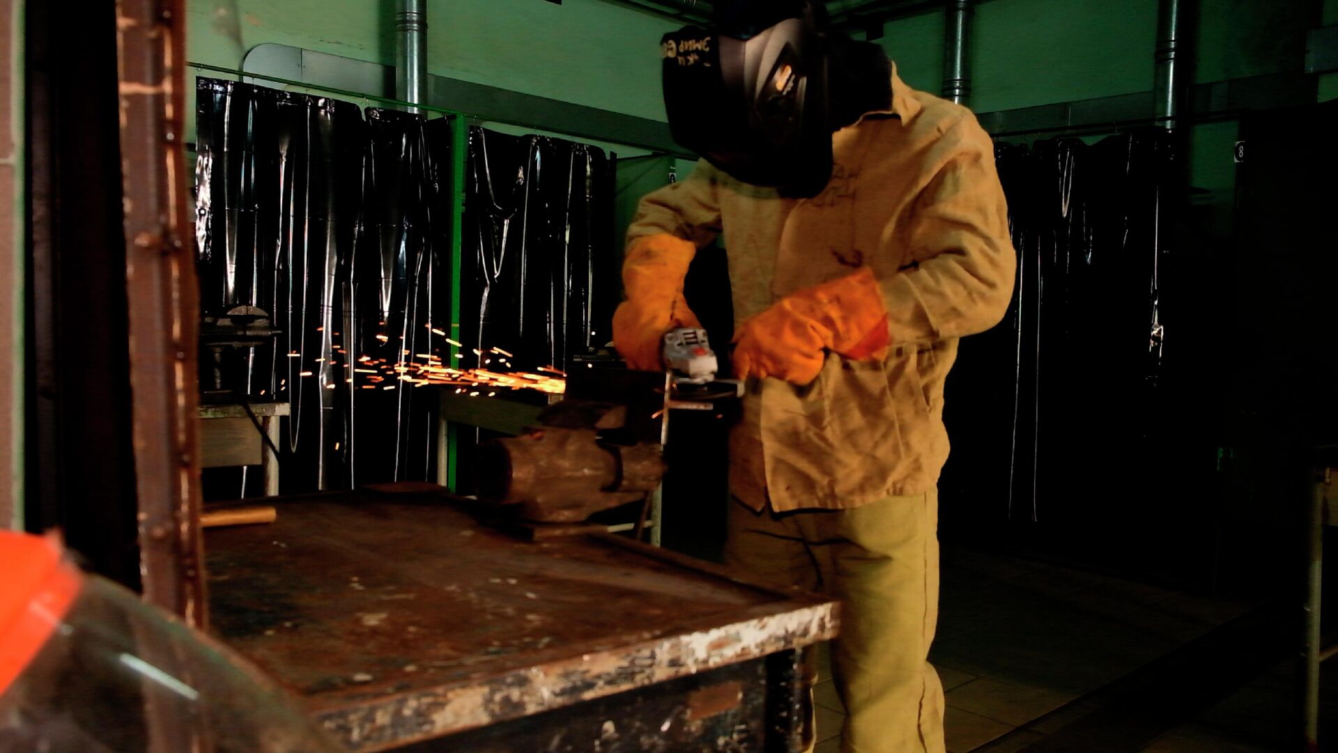 Керченский студент стал лучшим сварщиком на Всероссийском конкурсе - РИА Новости, 1920, 17.09.2025