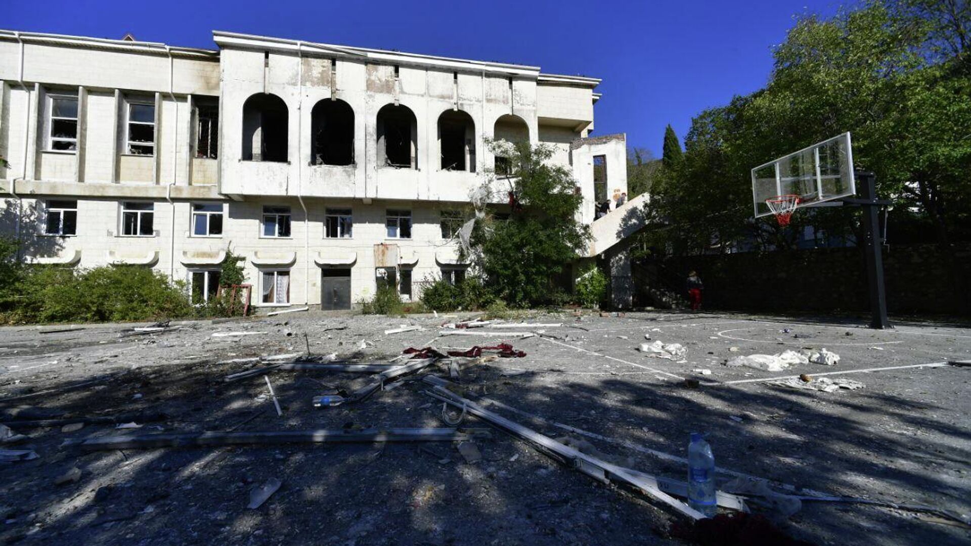 Школа в Форосе, в которую влетел украинский беспилотник - РИА Новости, 1920, 22.09.2025