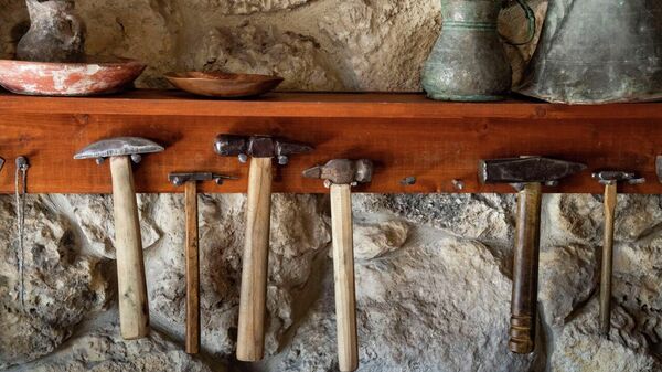 В мастерской Рустема дервиша