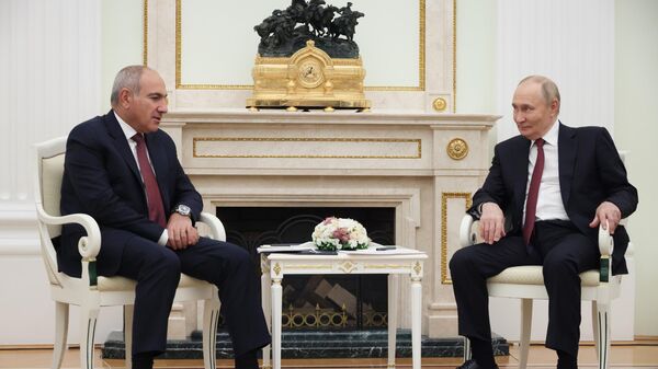 Президент РФ Владимир Путин и премьер-министр Армении Никол Пашинян