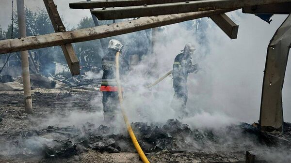 В Киеве пожарные работают на месте взрывов и пожаров