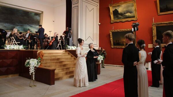 В Феодосии прошел благотворительный Бал у Айвазовского