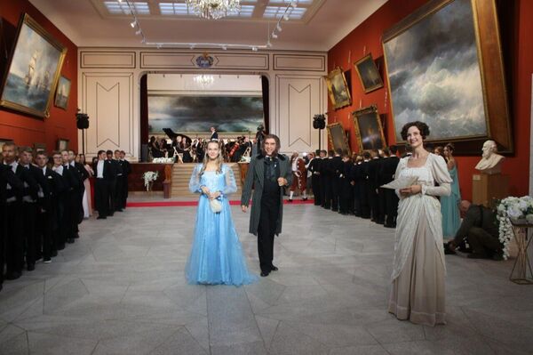 В Феодосии прошел благотворительный Бал у Айвазовского