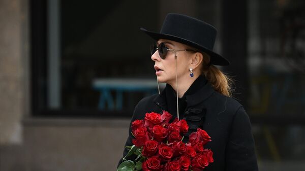 Российская фигуристка Татьяна Навка перед церемонией прощания с режиссером и телеведущим Тиграном Кеосаяном 