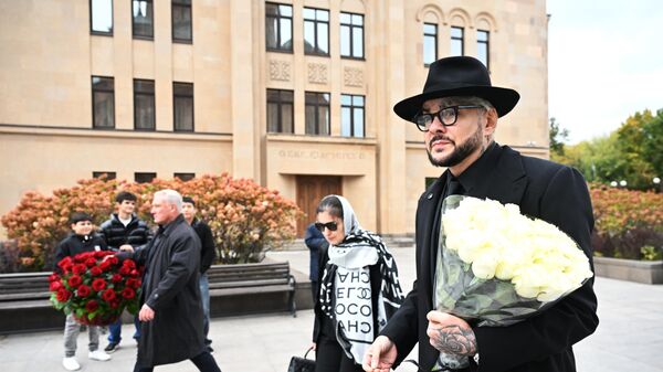 Певец Филипп Киркоров перед церемонией прощания с режиссером и телеведущим Тиграном Кеосаяном