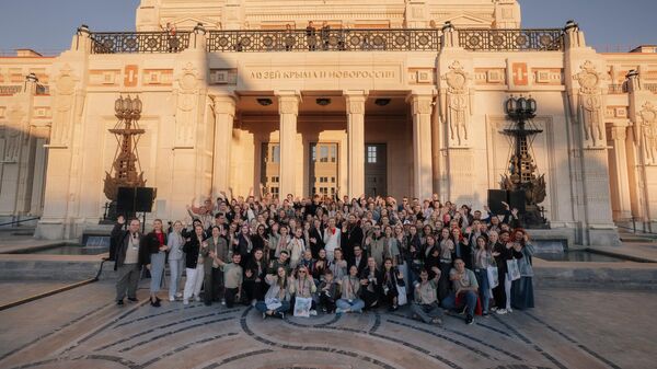Участники заезда Школа молодого гуманитария форума истоки в Севастополе