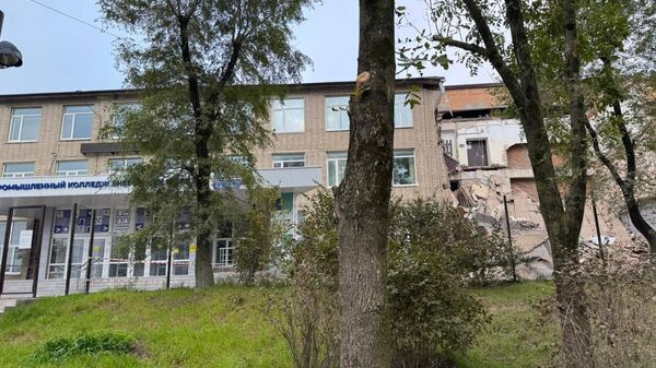 Здание колледжа обрушилось во Владивостоке