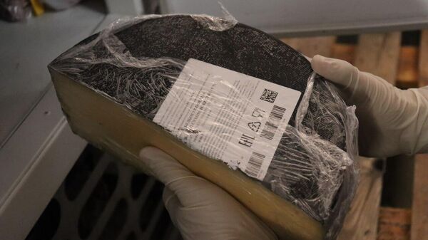 Сотрудники Россельхознадзора в Крыму изъяли запрещенные сыры