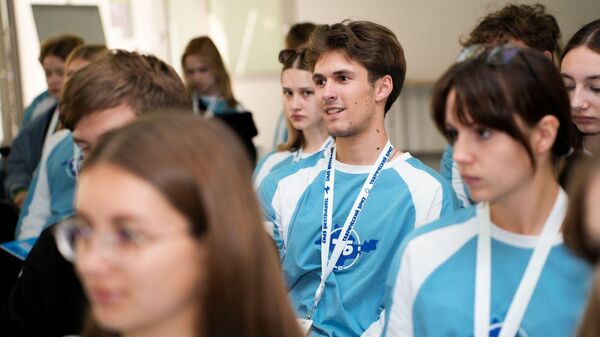  Шеф-редактор РИА Новости Крым Ольга Леонова поделилась опытом с юными коллегами на медиафоруме  Таврический бриз