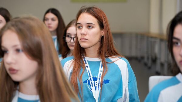  Шеф-редактор РИА Новости Крым Ольга Леонова поделилась опытом с юными коллегами на медиафоруме  Таврический бриз