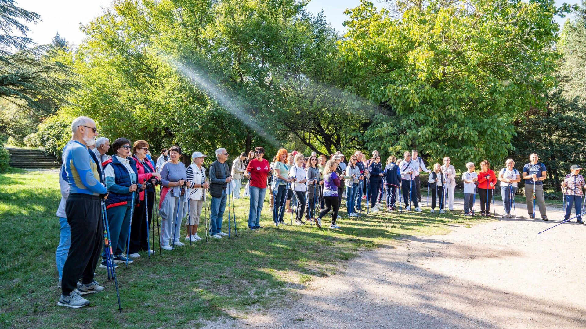 Северная (скандинавская) ходьба - РИА Новости, 1920, 04.10.2025