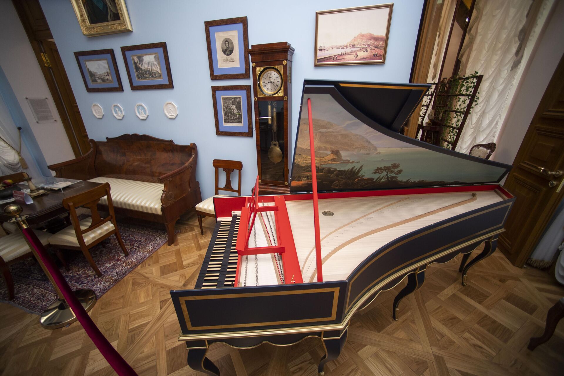 Достоверная реконструкция клавесина герцога Ришелье  - РИА Новости, 1920, 07.11.2025