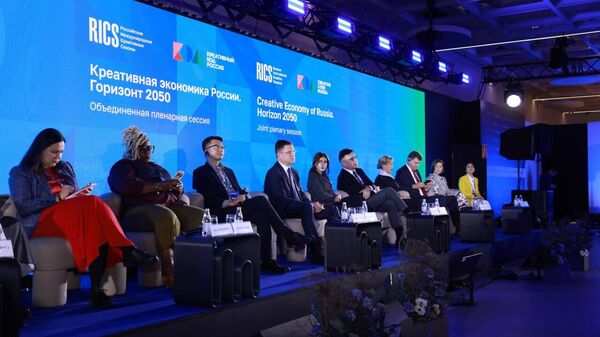 Александр Новак выступил на объединенной пленарной сессии Креативная экономика России. Горизонт 2050