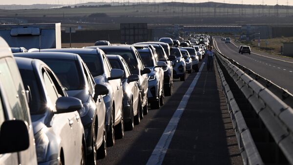 Автомобильная пробка перед Крымским мостом