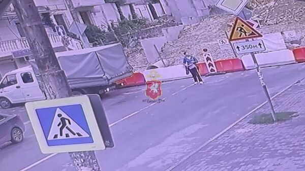 В Севастополе грузовик наехал на женщину 