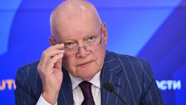 Генеральный директор Международной медиагруппы Россия сегодня, председатель правления Ассоциации виноградарей и виноделов России Дмитрий Киселев