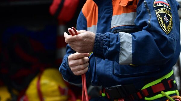 Учебно-тренировочное занятие спасателей Крыма на канатной дороге в Ялте Учебно-тренировочное занятие спасателей Крыма на канатной дороге в Ялте